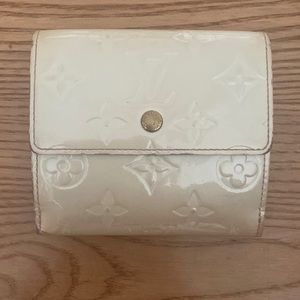 Louis Vuitton Vernis Wallet- Cream